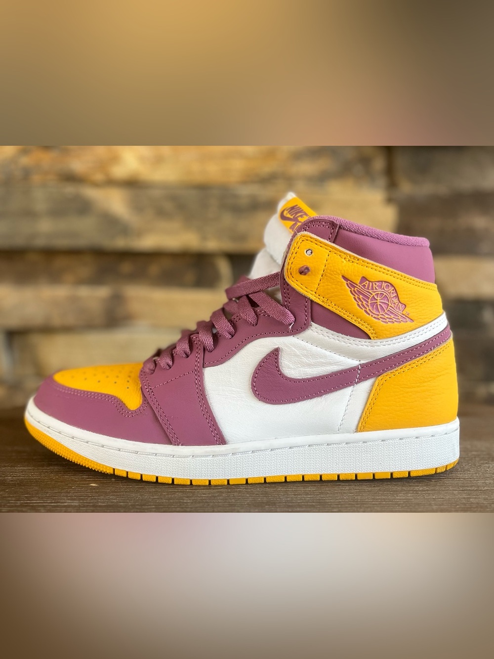 Nike Air Jordan 1 Retro 555088-706